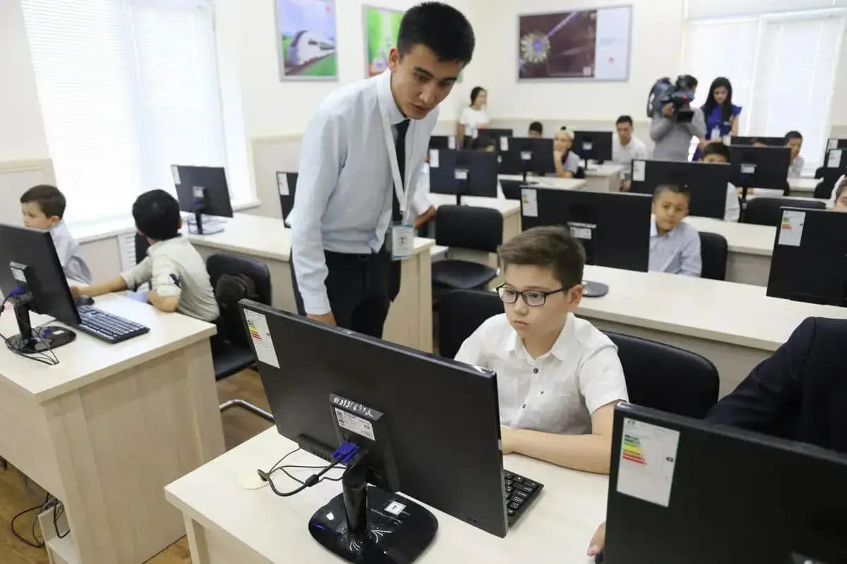 Maktablarni kompyuter va elektron doska bilan jihozlash kechikmoqda