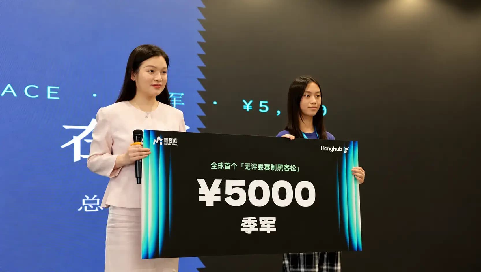 Dasturlashni bilmagan 13 yoshli qiz AI ilovadan 2 600 dollar topdi
