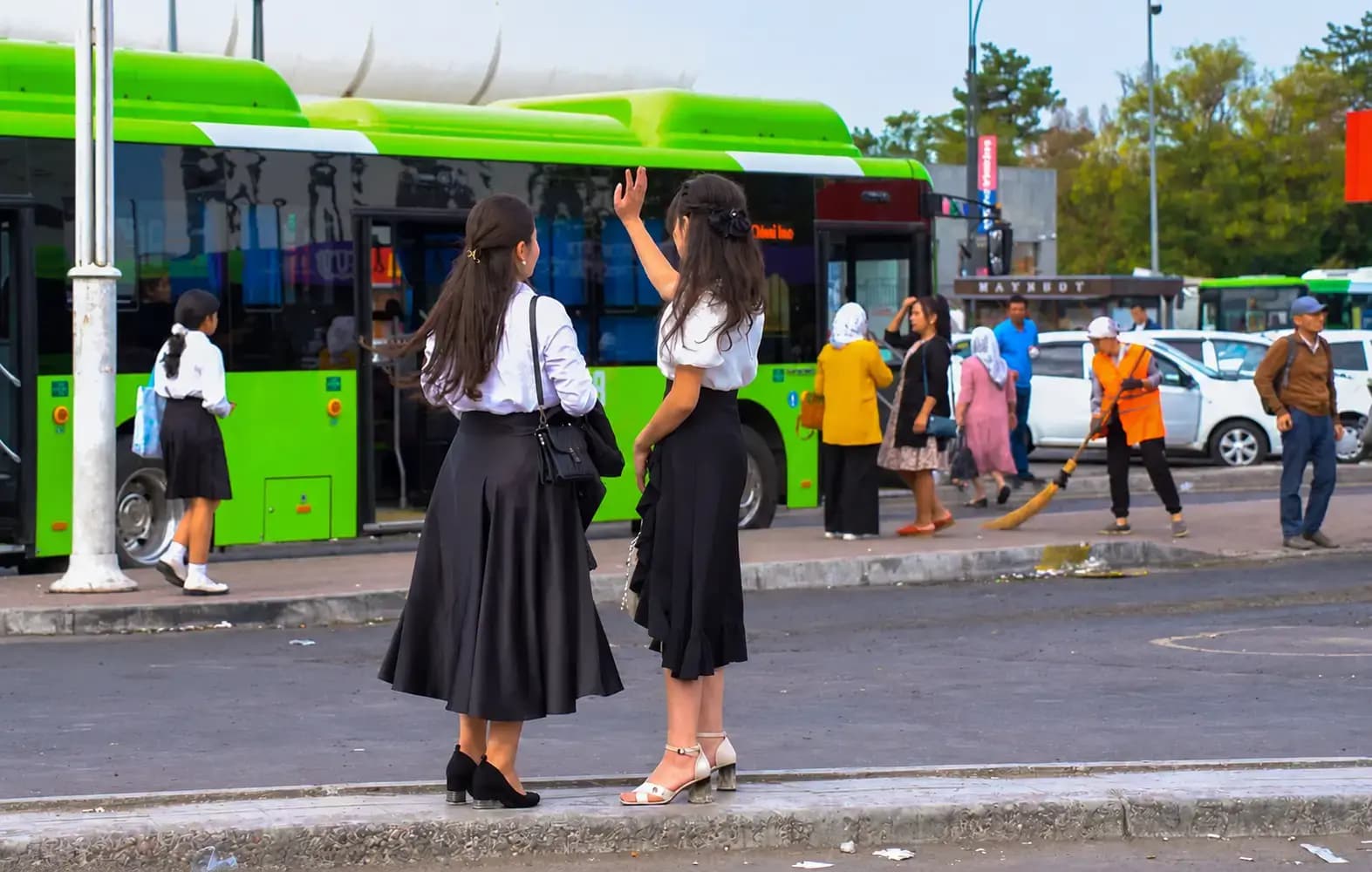 O’zDJTU talabalari uchun metro bekattan vaqtinchalik avtobus qatnaydi