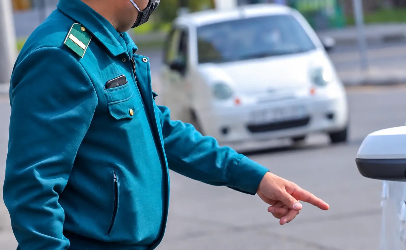 YPX inspektorini urib yuborgan o’quvchiga 2 yil 4 oy qamoq jazosi berildi