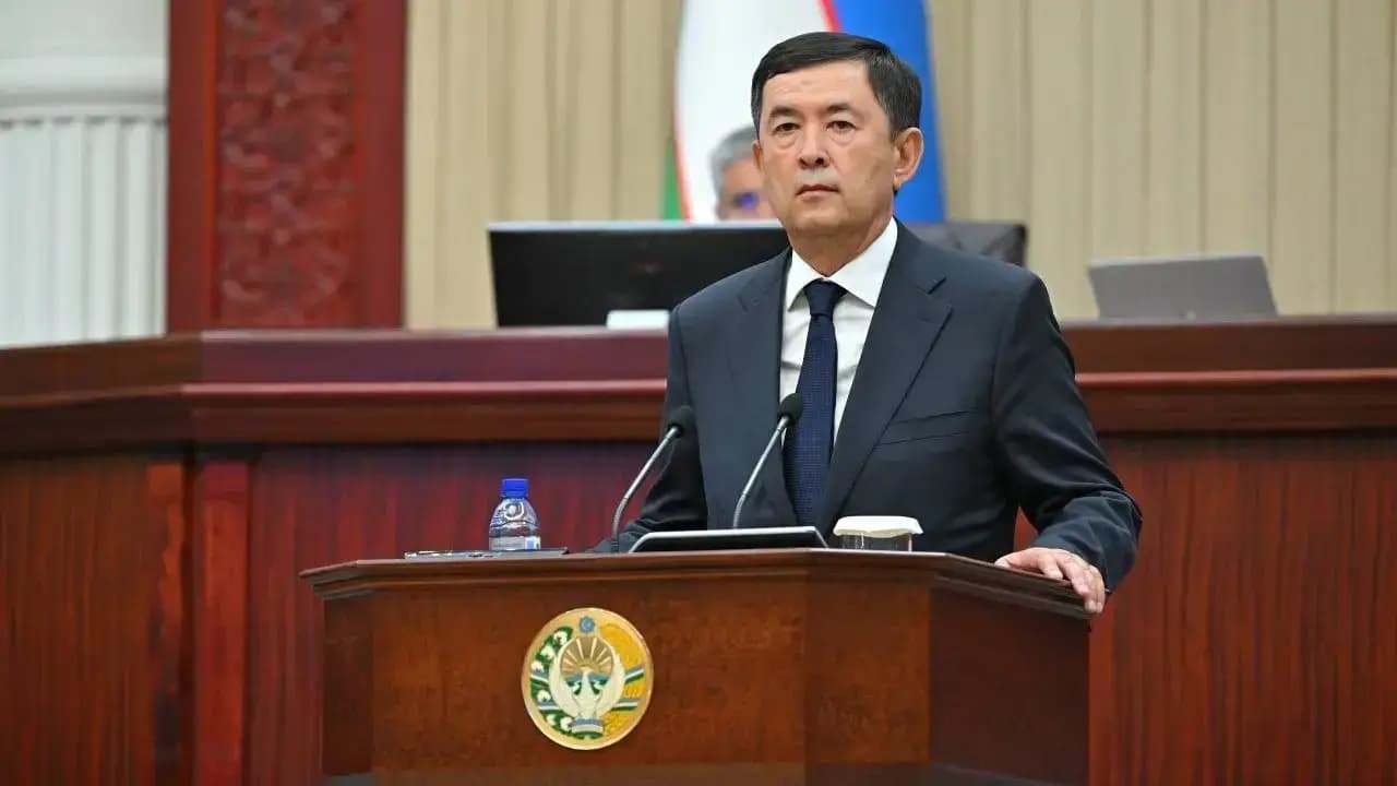 Turdimov ish so’rab kelgan fuqaroni misollar bilan sinadi, javoblar xato chiqdi