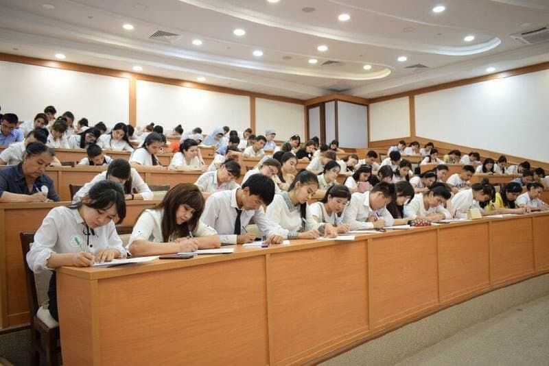 Sirtqi ta’lim 2025/2026-yildan to‘xtatildi: Nimalar o‘zgaradi?