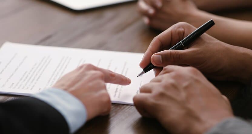 Vazirlik kirill yozuvida ma’lumot so’ralganiga munosabat bildirdi