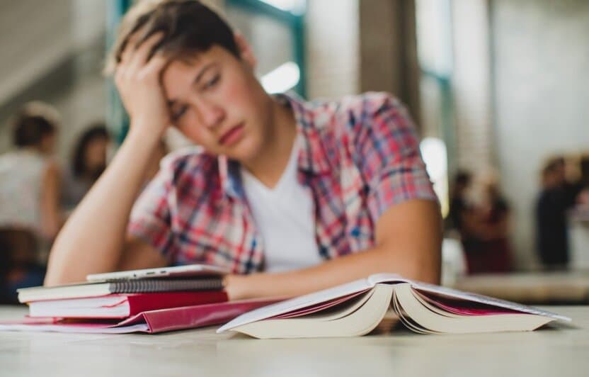 Kontrakt to‘lamagan talabani imtihonga kiritmaslik qonuniymi?