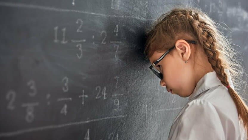 Tuman mudiri o‘quvchilarni xususiy maktabga majburlamoqdami?