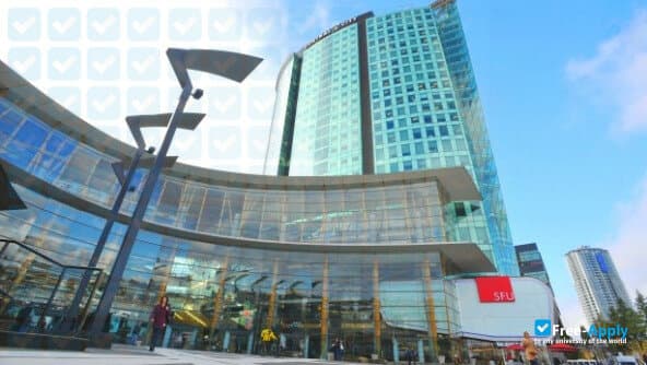 Kanadaning Simon Fraser universitetida $120,000 stipendiya