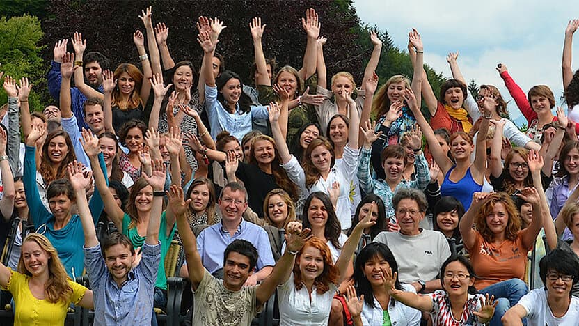 Buxarestda xalqaro yozgi maktab: Stipendiyalar va imkoniyatlar