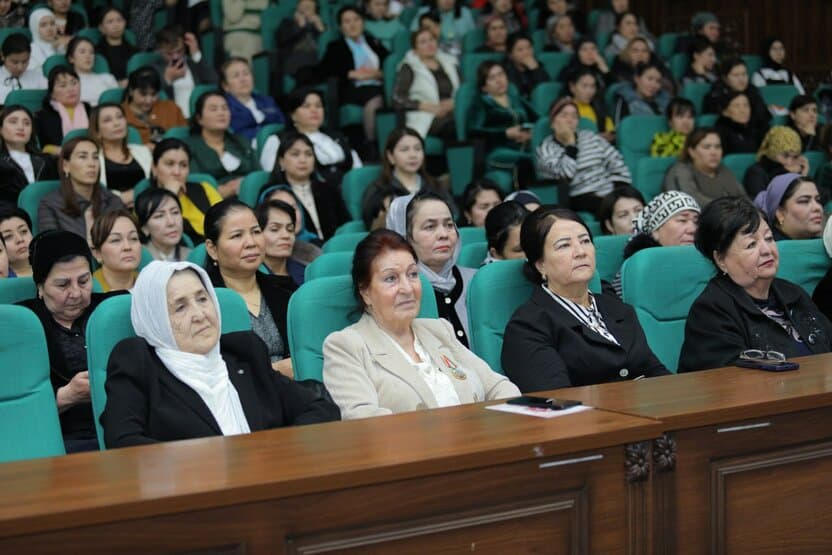 8-mart 2025: Xotin-qizlar kunida necha kun dam olamiz?