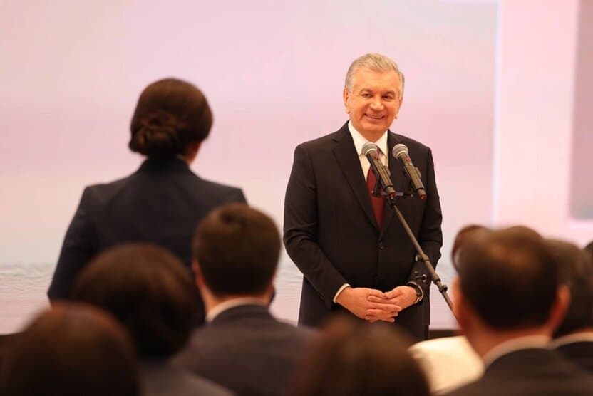 O‘qituvchilar oyligi yana oshiriladi: Prezident yangi va’da