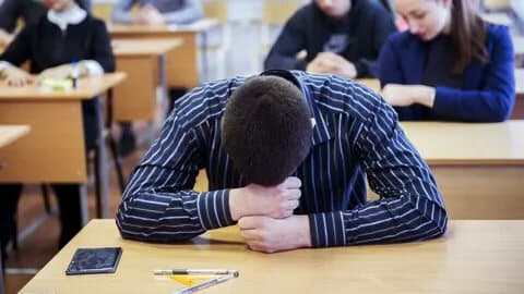 O’quvchini darsdan chiqarib yuborish mumkinmi? Qonuniy asoslar