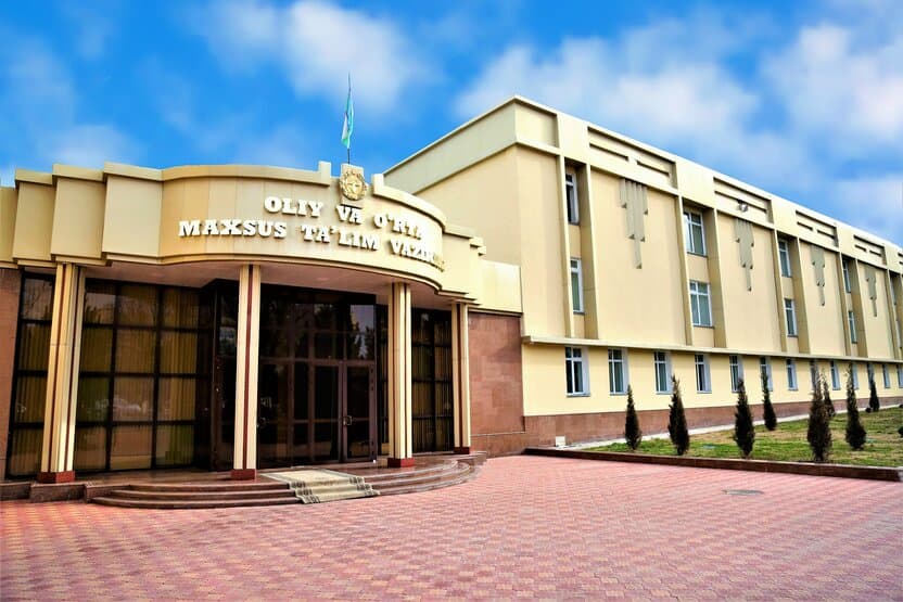 Oliy ta’lim vazirligi xatosi: Nodavlat oliygohlar ro‘yxati chalkash