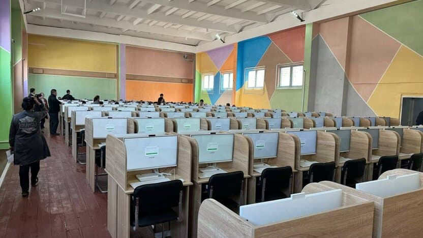 Pedagoglar attestatsiyasi: Test jarayonini onlayn kuzating