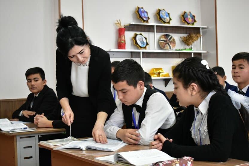 Maktab sinflari repetitorlarga bepul ijaraga beriladi