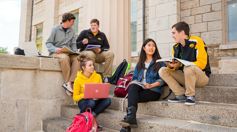 AQSHda o’qish: Xalqaro talabalar uchun 6 ta grant turi