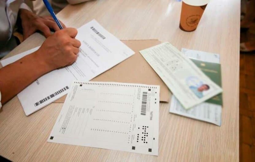 Abituriyent ruxsatnomasidagi vaqt: Nega 1,5 soat farq bor?