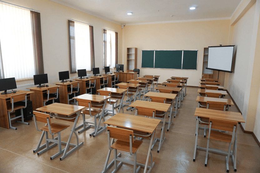 Talabalar maktabda qaysi kursdan ishlashi mumkin?