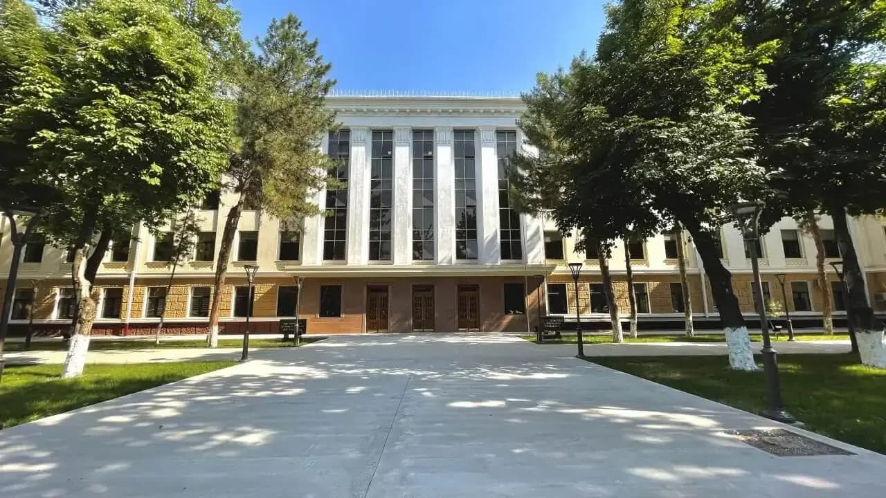 Jahon iqtisodiyoti va diplomatiya universiteti