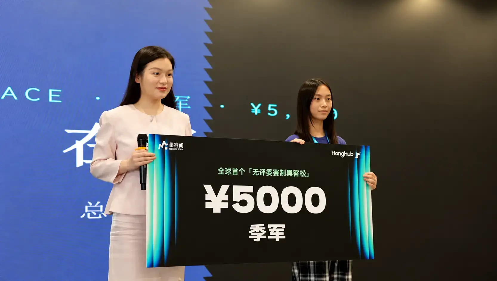 Dasturlashni bilmagan 13 yoshli qiz AI ilovadan 2 600 dollar topdi